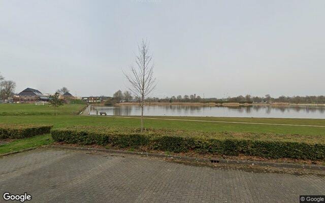 Losloopgebied Hondenlosloopgebied Zuidwestkant van recreatieplas Ruskenveen, noordzijde Johan Dijkstralaan: van
1 oktober tot 1 april