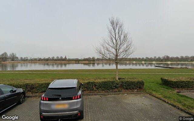 Losloopgebied Hondenlosloopgebied Zuidwestkant van recreatieplas Ruskenveen, noordzijde Johan Dijkstralaan: van
1 oktober tot 1 april